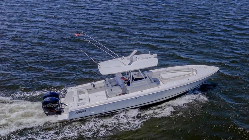 2010 32' INTREPID