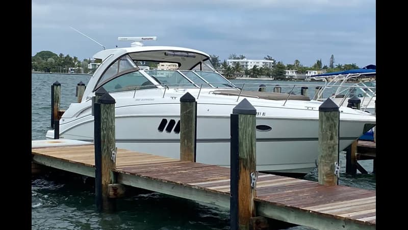 2013 CRUISERS YACHTS 380 EXPRESS
